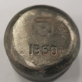 Tragen Sie Knöpfe WB50