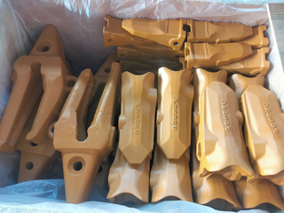 P050RC Komatsu Felszahn