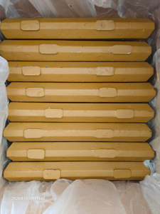 208-93-47132 Seitenschutz für Hochleistungsschaufel 